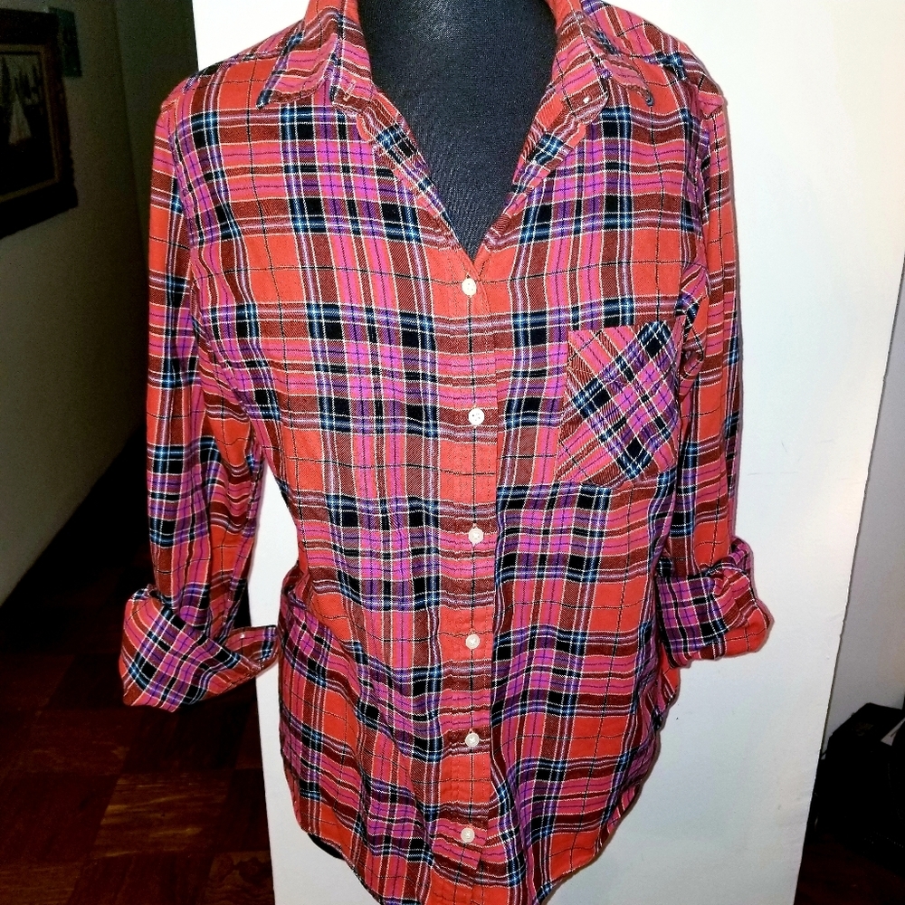 Red plaid UNIQLO lightweight flannel shirt size L